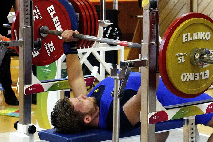 Beim ersten Bewerb Bankdrücken gewannen Gernot Kasparek mit 202,5 kg...