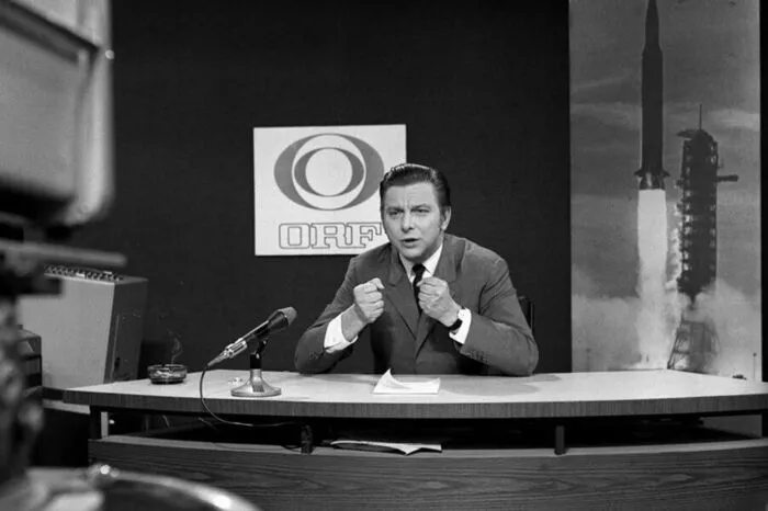 Hugo Portisch schrieb an vielen historischen Stellen österreichische Fernsehgeschichte. Legendär war die stundenlange Moderation der Mondlandung 1969, gemeinsam mit Herbert j. Pichler, Peter Nidetzky und Othmar Urban.