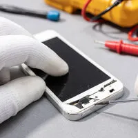 Geräte wie Smartphones sollen zur Reparatur statt in den Müll