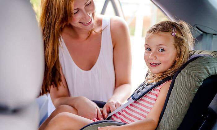 Bei Autoreisen mit Kindern sollten immer genug Pausen eingelegt werden