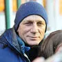 Craig, umringt von Fans vor der Seevilla
