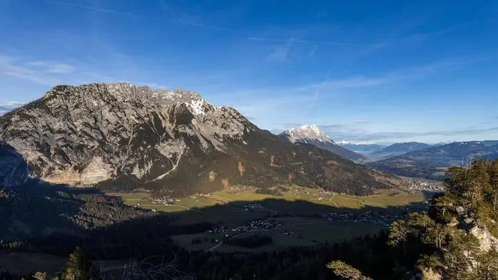 Wanderer haben im Bereich der Kammspitze Rauch gemeldet