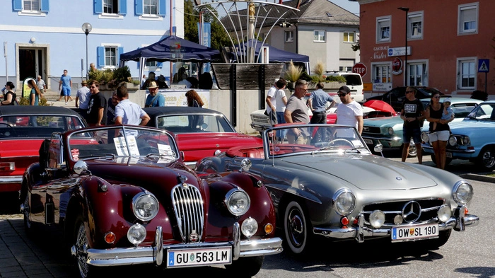Willkommen waren alle historischen Autos...