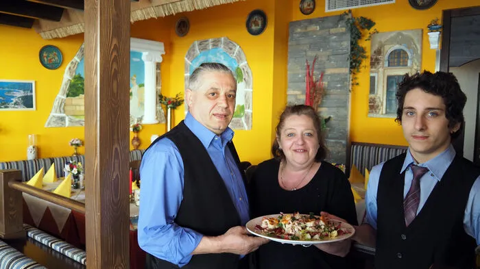 Familie Koliantzas (am Foto) ist von Feldkirchen nach Pörtschach umgezogen. An der Hauptstraße haben die Griechen ihr Restaurant Poseidon eröffnet.