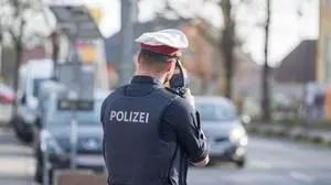 Bei einer Schwerpunktkontrolle war ein 28-Jähriger 100 km/h zu schnell unterwegs (Sujetbild)