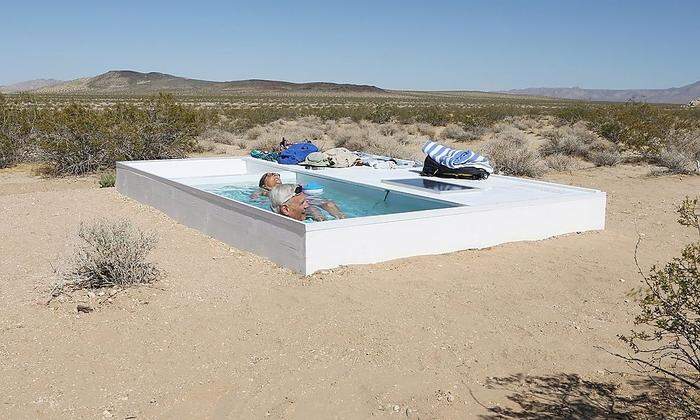 "Social Pool", 2014 in der Mojave-Wüste
