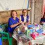 Elke Preininger (links) engagiert sich für die Menschen in Uganda