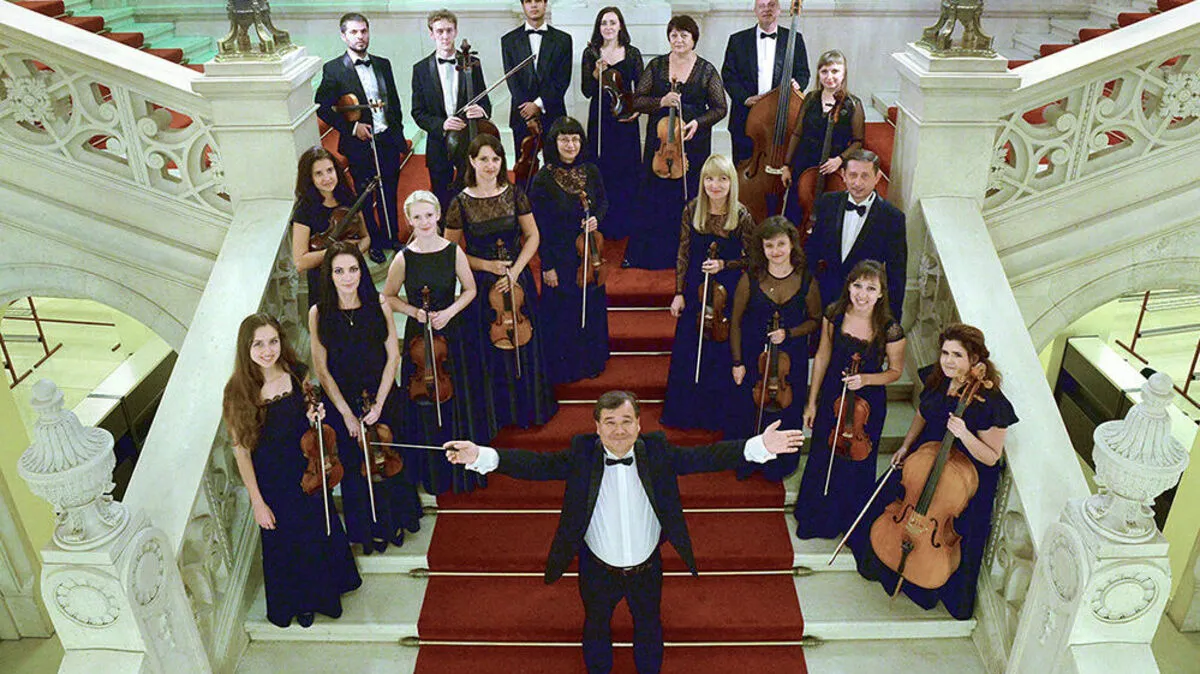 Orchester "Klassika" mit Dirigent Adik Abdurachmanov