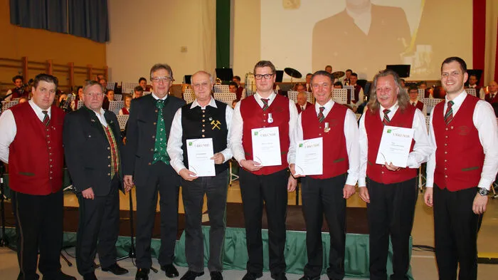 Mit zwei restlos ausverkauften Konzerten in der Mehrzweckhalle der VS Ligist feierten die Musiker des MV Ligist-Krottendorf den Beginn des neuen Jahres.