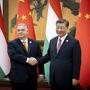 Ministerpräsident Viktor Orban (re.) begrüßt Chinas Präsident Xi Jinping.