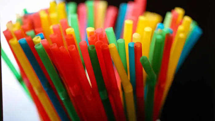 Strohhalme aus Plastik