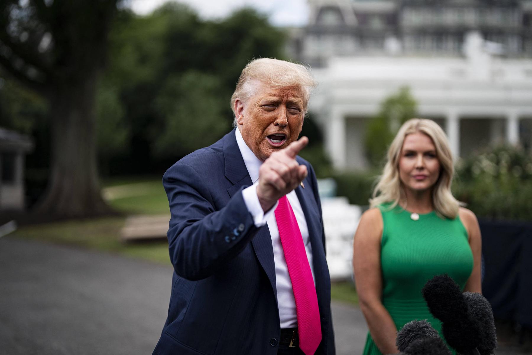 Nach Epstein-Artikel: Wall Street Journal darf nicht auf Trump-Reise