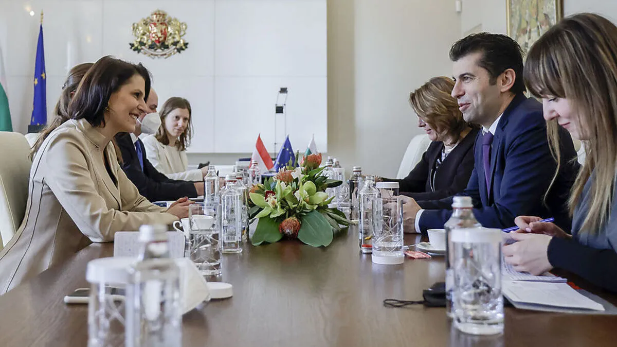 Erster Besuch: Karoline Edtstadler, Ministerpräsident Kiril Petkow