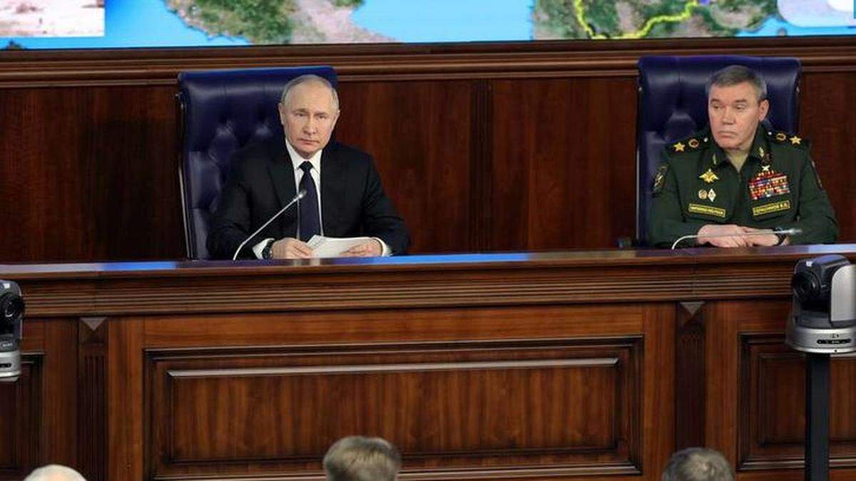 Wladimir Putin und Generalstabschef Waleri Gerassimow 