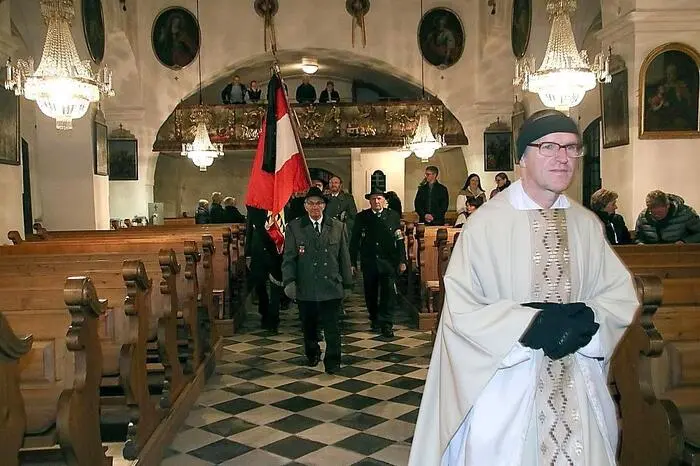 Nach einem Gottesdienst in der Pfarrkirche ....