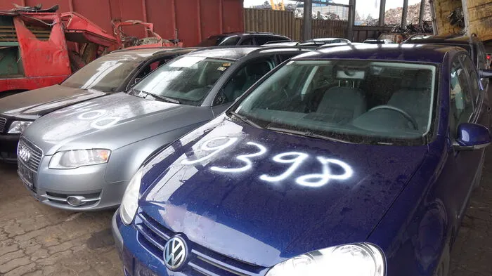 Viele alte Vehikel landen derzeit bei Kuttin in Knittelfeld, wo sie verschrottet werden.
