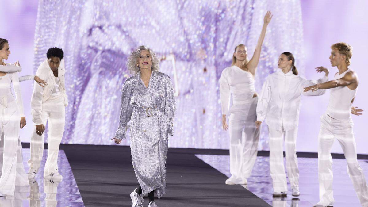  Jane Fonda bei ihrem Auftritt auf der Fashionweek in Paris 