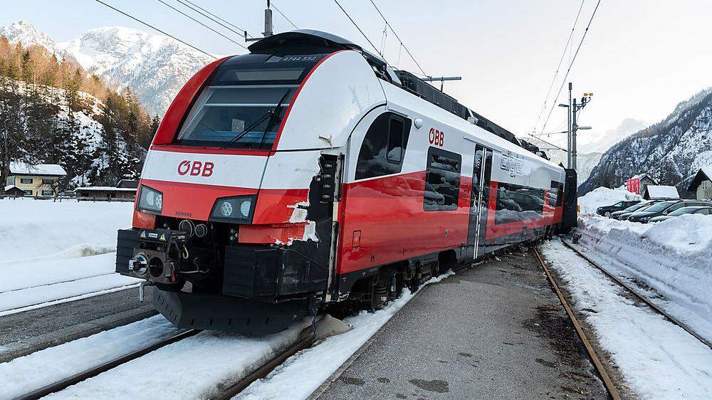 In Gosau entgleiste vor wenigen Tagen ein Zug, zwei Personen wurden verletzt. Dadurch entstand bei weitem nicht die einzige Verspätung auf der Salzkammergut-Strecke zwischen Stainach-Irdning und Attnang-Puchheim