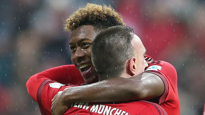 Alaba und Ribery tanzten mit Renato Sanches bei MHD-Konzert