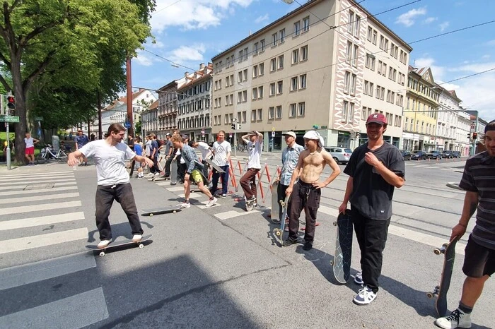 Sie demonstrierten gegen Skateverbote im Öffentlichen Raum, die zuletzt in Graz viel Staub aufgewirbelt hatten.