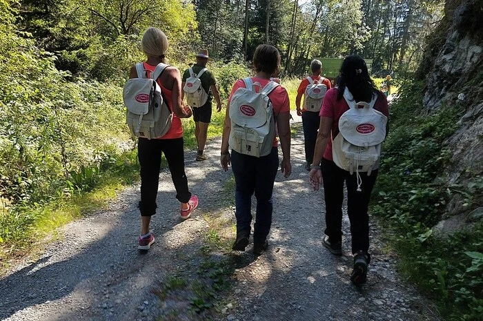 Rund 700 Rucksäcke wurden an die Wanderer ausgeteilt - mit Inhalt, gespendet von der OM in Knittelfeld.