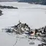 Halbinsel Maria Wörth im zugefrorenen Wörthersee im Jahr 2006 | Halbinsel Maria Wörth im zugefrorenen Wörthersee im Jahr 2006