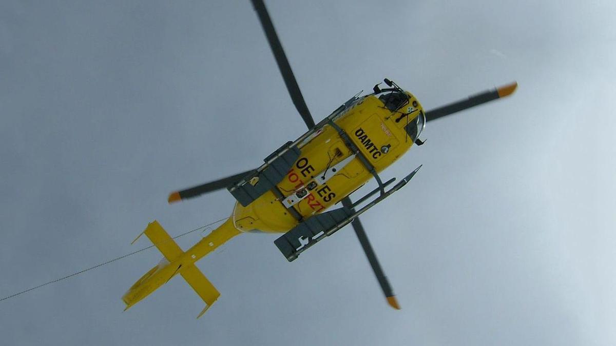 Der Rettungshubschrauber C11 brachte den Verletzten ins Klinikum