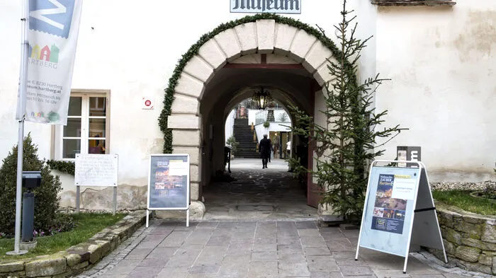 Bürgermeister Marcus Martschitsch eröffnete den Hartberger Weihnachtszauber, eine Million Lichter erhellen die Hartberger Innenstadt