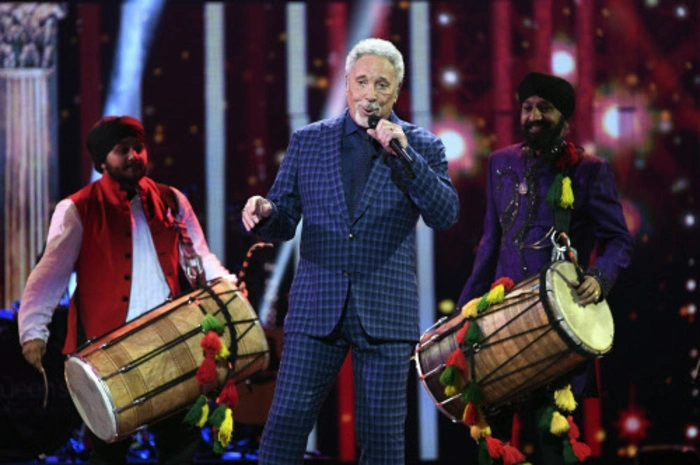 Tom Jones ließ es sich nicht nehmen, die Albert Hall zu rocken.