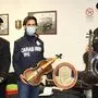 Die Carabinieri haben beim Grenzübergang in Tarvis drei Lieferwagen mit 95 antiken Streichinstrumenten von unermesslichem Wert an Bord konfisziert