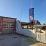 Vor dem Rüsthaus der FF Bärnbach wurde die schwarze Flagge gehisst