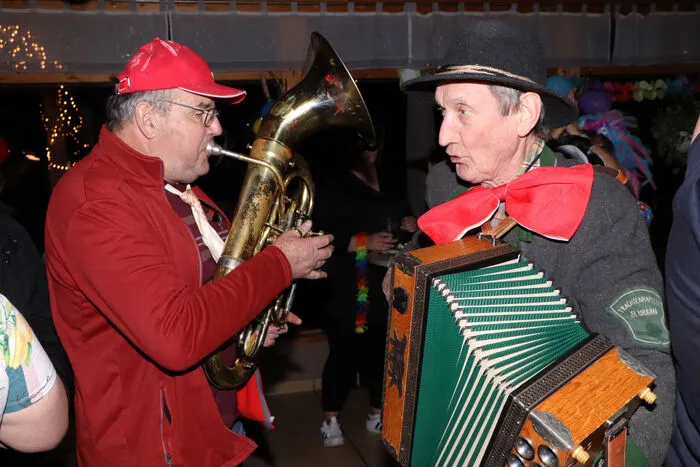 Als Überraschungsgäste kamen Valentin "VOLTE" Stubinger und Josef "Sepp" Rainer vorbei und spielten noch einen auf!
