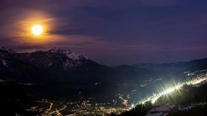 Schladming bei Nacht: Üblicherweise schön, in diesem Fall ausnahmsweise gefährlich