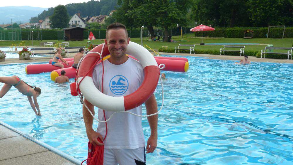 Rückblick: Bademeister David Kovacs im Freibad in Stainz 2015