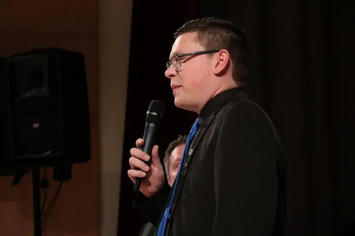 Unter die Besucher im Festsaal mischte sich neben Pfarrer Christian Grabner auch der Bürgermeister von St. Stefan im Rosental, Johann Kaufmann.