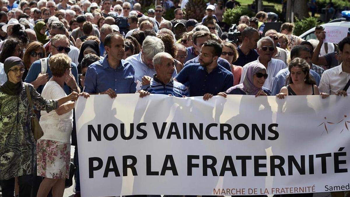 Im südostfranzösischen Lyon beteiligten sich am Samstag hunderte Menschen an einem &quot;Marsch der Brüderlichkeit&quot; 