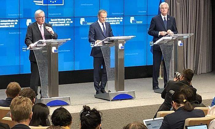 Schluss-Pressekonferenz: Juncker, Tusk, Barnier