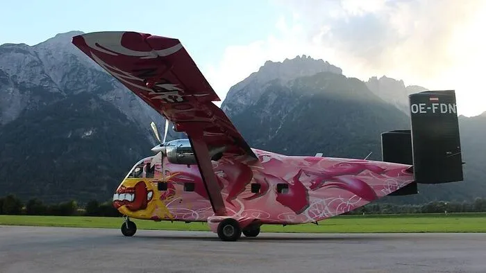 "Skyvan" von Pink Boogie