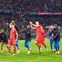 Auch im Jubel waren die Bayern nicht zu halten