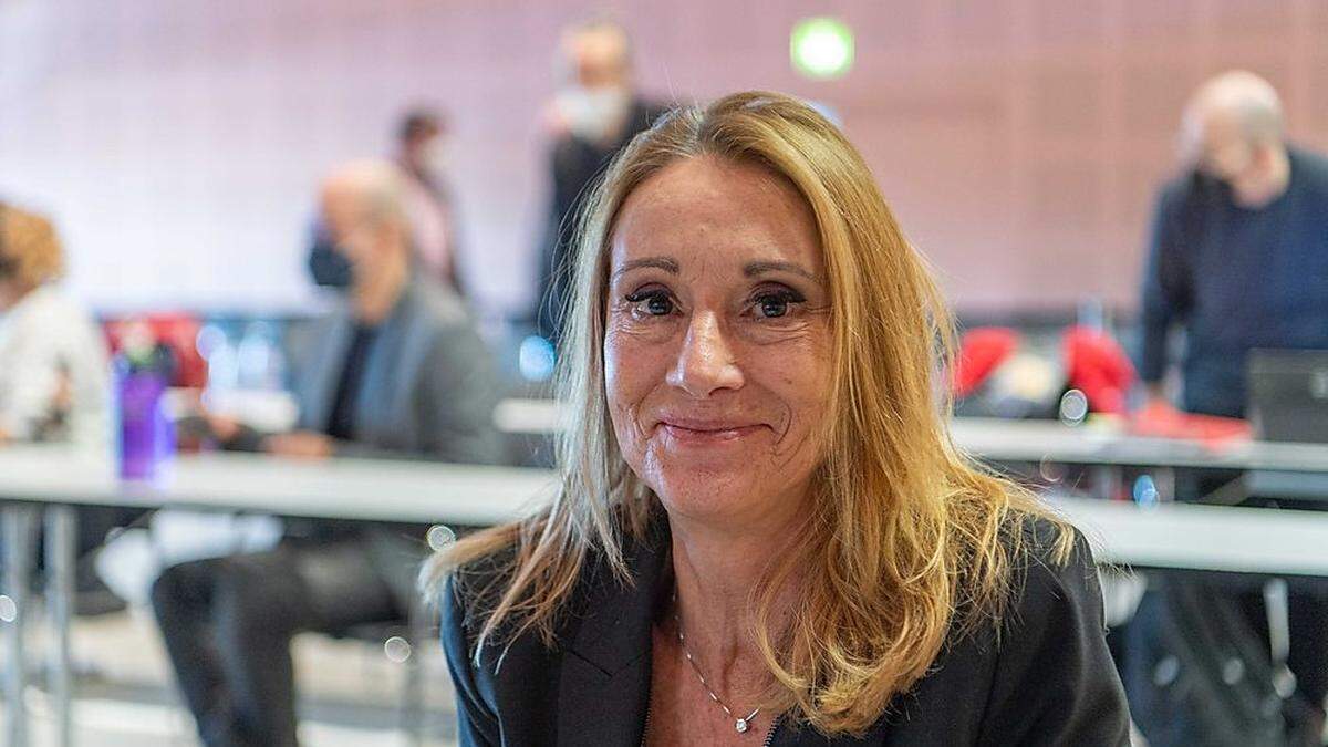 Sabine Reininghaus von den Neos brachte die Forderung nach dem Kopfverbot durch