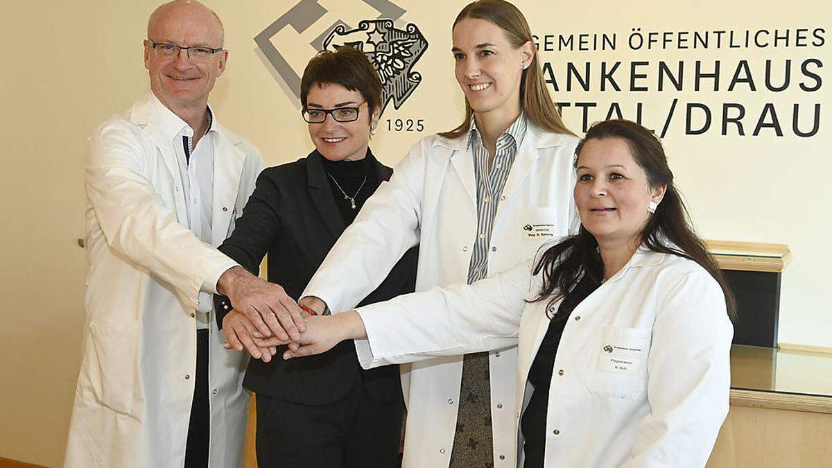 Landeshauptmannstellvertreterin Beate Prettner mit der kollegialen Geschäftsführung: Verwaltungsdirektorin Andrea Samonigg-Mahrer, Medizinischen Direktor Gerald Bruckmann und Pflegedirektorin Michaela Wutti 