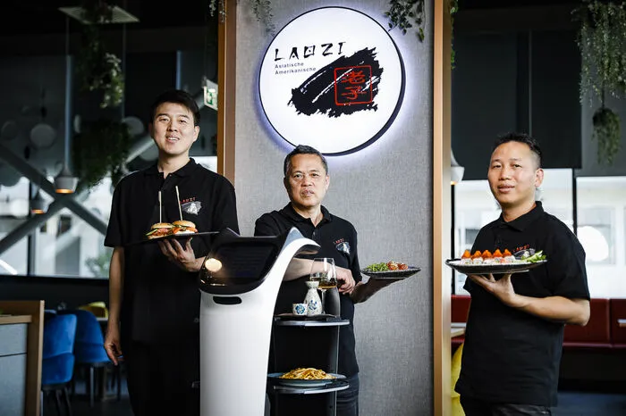 In der Küche werken 2-Hauben-Sushimeister Mr. Bin sowie Mr. Cui vom Wiener Toprestaurant KitchA. 