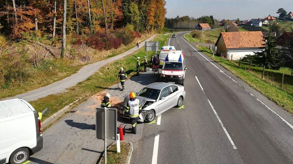 Unfall auf der B54 zwischen Gleisdorf und Pischelsdorf
