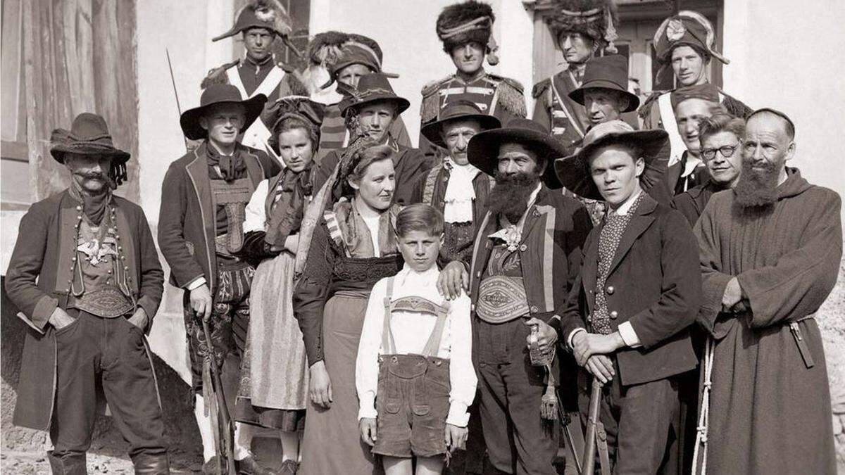 Historische Fotos zieren den beliebten Deferegger Heimatkalender