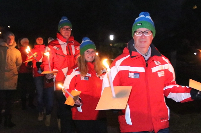 Höhepunkt der Silvesterfeier waren die "brennenden Trompeten" der Ortsmusikkapelle Hirschegg.