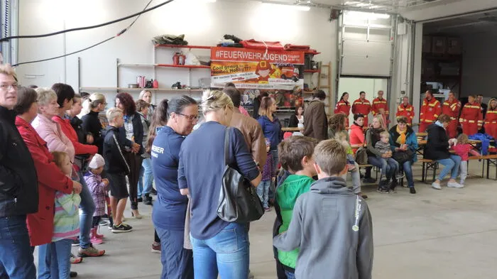 Großes Interesse am Tag der Einsatzübungen in Kraubath. Mit dabei waren die Wasserrettung St. Michael, die Hundebrigade Knittelfeld und die Feuerwehr Kraubath.