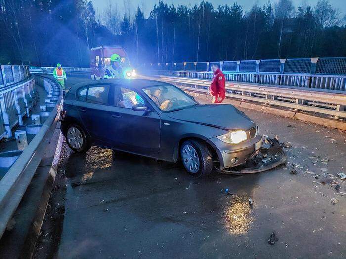 In den frühen Morgenstunden kam es zu mehreren Blechschäden