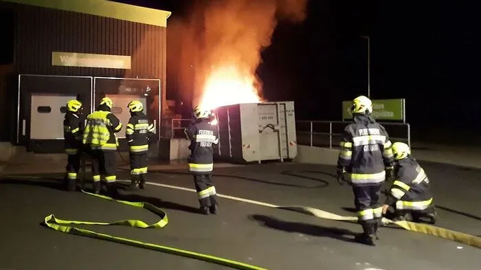 Im Einsatz standen 15 Mann der Feuerwehr Oberaich