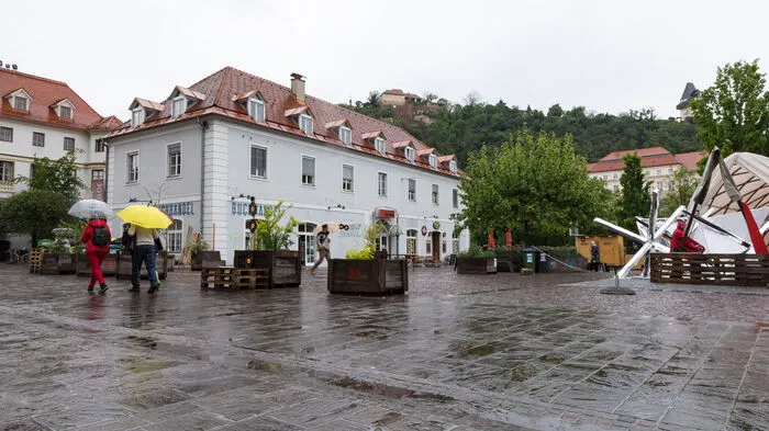 Samstagfrüh war es noch relativ leer auf den Straßen in Lend