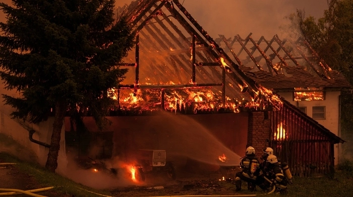 Sieben Feuerwehren mit 120 Einsatzkräften waren am späten Montagabend in Gossendorf im Bezirk Südoststeiermark im Einsatz.